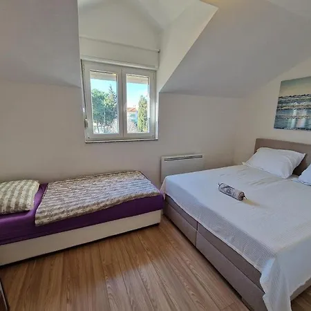 Blue Stars Apartment *